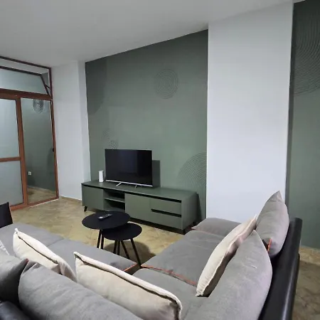 Tirent Apartment-one Bedroom ティラナ